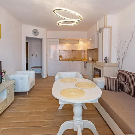 Apartman Luxury Svetlana In Rose Garden, Pomorie