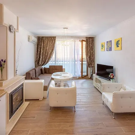 Apartman Luxury Svetlana In Rose Garden, *