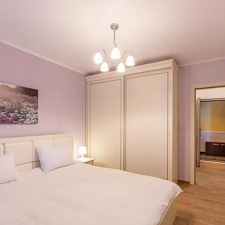 Luxury Svetlana In Rose Garden, Pomorie